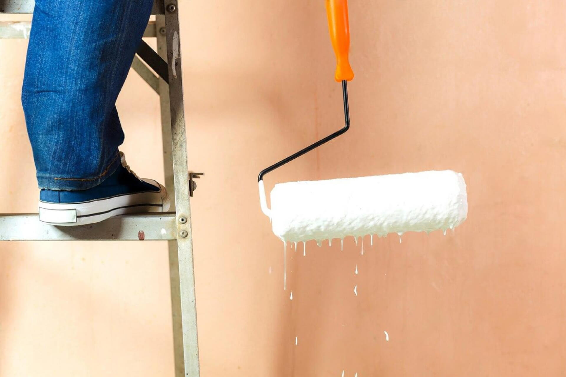 painter-paint-roller_51195-136
